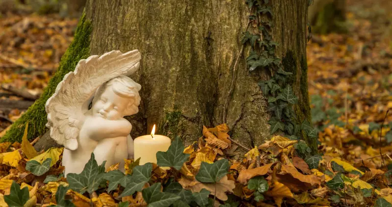 Faire le deuil de son enfant : Conseils et ressources pour traverser cette douloureuse épreuve