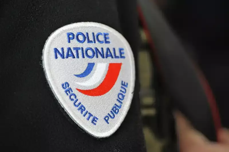 Pourquoi la police est-elle présente lors d’une mise en bière ?